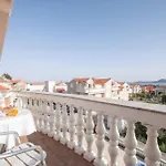 Nikol Apartman